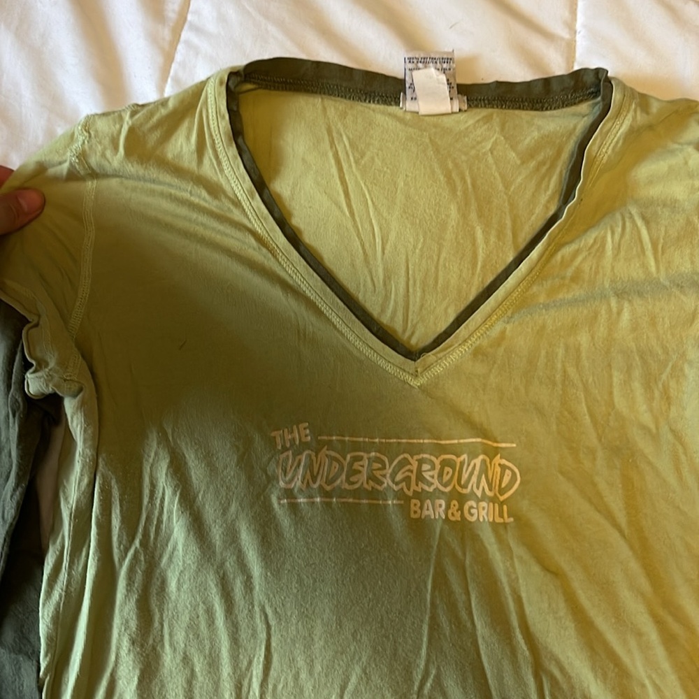 Vintage underground bar, and Grill shirt - Picture 2 of 3